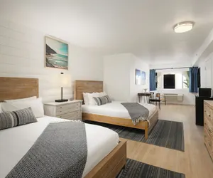 Photo 5 - The Surfbreak Hotel