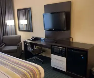 Photo 5 - SureStay Plus Hotel by Best Western Vero Beach