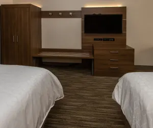 Photo 5 - Holiday Inn Express Hotel & Suites Roseville-Galleria Area by IHG