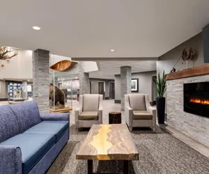 Photo 4 - La Quinta Inn & Suites by Wyndham Fairbanks Airport