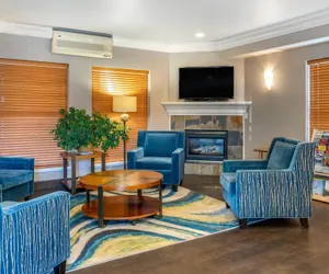 Photo 4 - Elizabeth Oceanfront Suites, an Ascend Collection Hotel