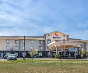 Photo 2 - Comfort Inn & Suites