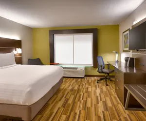 Photo 4 - Holiday Inn Express Hotel & Suites El Paso I-10 East, an IHG Hotel