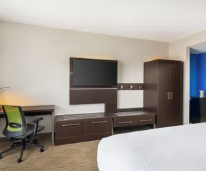 Photo 4 - Holiday Inn Express & Suites Spring Hill, an IHG Hotel