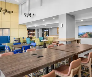 Photo 3 - Hampton Inn & Suites Moline-Quad City Int'l Aprt