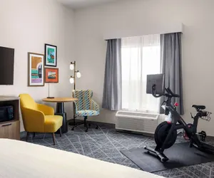 Photo 4 - Hampton Inn & Suites Moline-Quad City Int'l Aprt