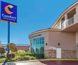 Photo 2 - Comfort Inn & Suites Near Universal - N. Hollywood - Burbank