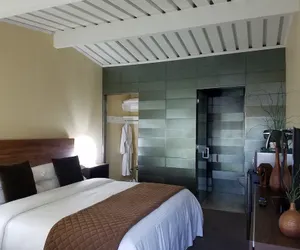 Photo 2 - Palo Alto Lodge