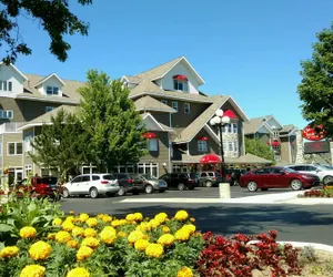 Photo 2 - Cherry Tree Inn & Suites