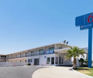 Photo 2 - Motel 6 Barstow, CA - Route 66