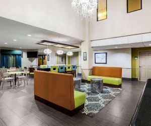 Photo 5 - La Quinta Inn & Suites by Wyndham Pasadena