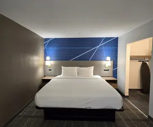 Photo 5 - Comfort Inn & Suites Savannah Airport