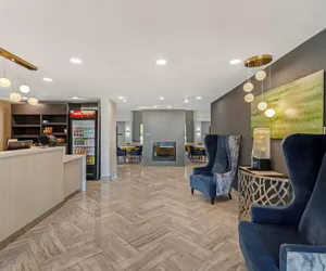 Photo 4 - Comfort Inn & Suites Savannah Airport