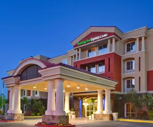 Photo 2 - Holiday Inn Express & Suites Las Vegas SW - Spring Valley by IHG