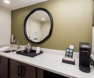 Photo 5 - Hampton Inn and Suites Dobson