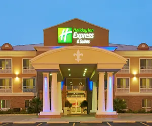 Photo 2 - Holiday Inn Express & Suites Alexandria, an IHG Hotel