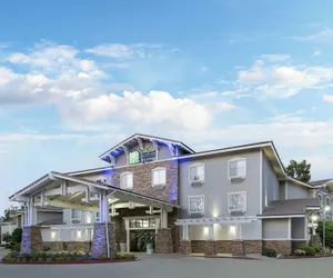 Photo 2 - Holiday Inn Express Hotel & Suites San Dimas by IHG