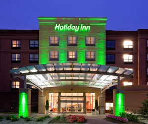 Photo 2 - Holiday Inn Madison at The American Center, an IHG Hotel