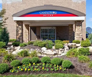 Photo 2 - Candlewood Suites Indianapolis Airport by IHG