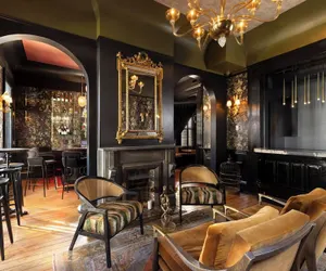 Photo 2 - The Blackbird Hotel