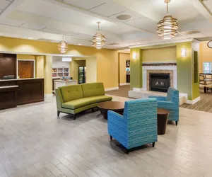 Photo 4 - Larkspur Landing Extended Stay Suites St. Louis Riverport - Airport West