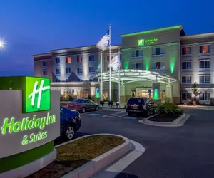 Photo 2 - Holiday Inn Hotel & Suites Beckley, an IHG Hotel