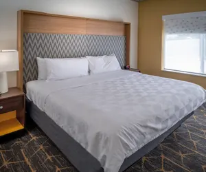 Photo 4 - Holiday Inn Hotel & Suites Beckley, an IHG Hotel