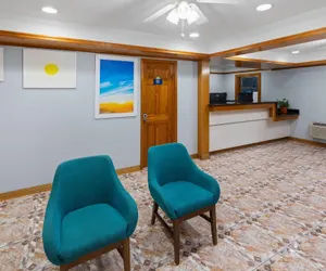 Photo 5 - Days Inn by Wyndham Slidell