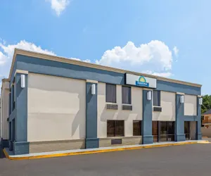 Photo 2 - Days Inn by Wyndham Slidell