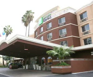 Photo 2 - Holiday Inn Express San Diego South - Chula Vista, an IHG Hotel