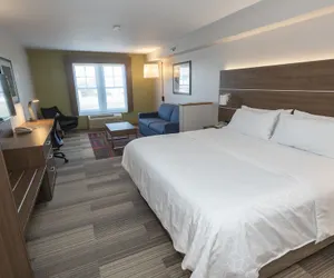 Photo 5 - Holiday Inn Express Hotel & Suites Iron Mountain by IHG