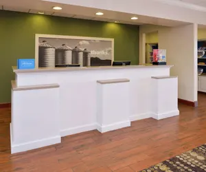 Photo 4 - Hampton Inn & Suites Wilmington