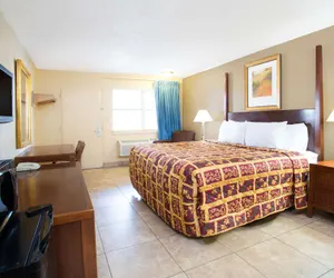 Photo 4 - Knights Inn Orlando