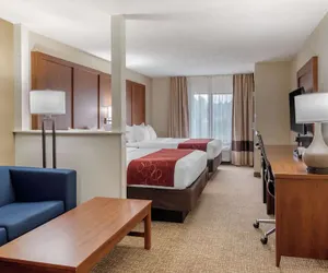 Photo 2 - Comfort Suites Speedway - Kansas City