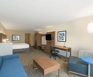 Photo 4 - Holiday Inn Express Radcliff-Fort Knox by IHG