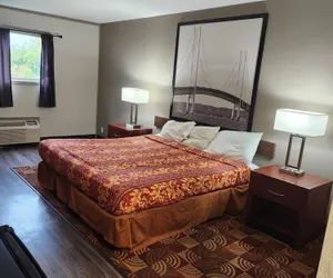 Photo 3 - Airport Inn Flint