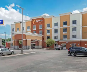 Photo 2 - Comfort Suites East