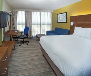 Photo 4 - Holiday Inn Express Nags Head Oceanfront, an IHG Hotel