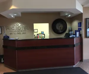 Photo 5 - Microtel Inn & Suites by Wyndham Indianapolis Airport