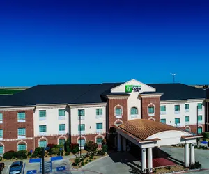 Photo 2 - Holiday Inn Express & Suites Pampa, an IHG Hotel