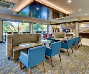 Photo 2 - Holiday Inn Express Fishkill-Mid Hudson Valley by IHG
