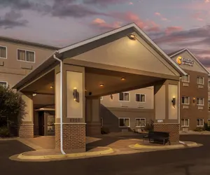 Photo 2 - Comfort Inn & Suites Davenport - Quad Cities