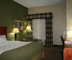 Photo 5 - Holiday Inn Express & Suites - Greenwood, an IHG Hotel