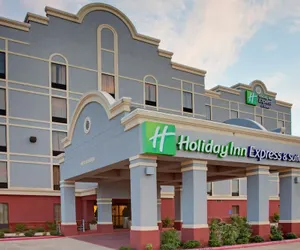 Photo 2 - Holiday Inn Express & Suites - Greenwood by IHG