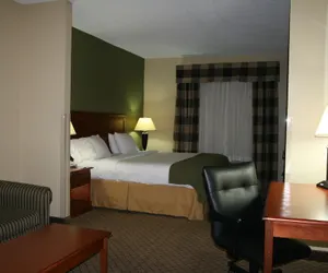 Photo 4 - Holiday Inn Express & Suites - Greenwood, an IHG Hotel