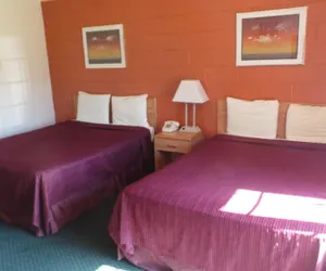 Photo 4 - Relax Inn of Yreka