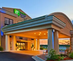 Photo 2 - Holiday Inn Express Hotel & Suites Muskogee by IHG