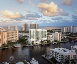 Photo 2 - Residence Inn by Marriott Fort Lauderdale Intracoastal/Il Lugano