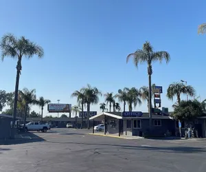 Photo 2 - Kings Inn Motel