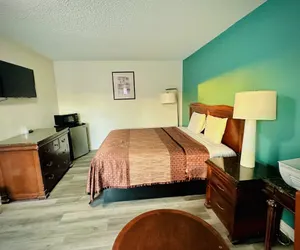 Photo 3 - Kings Inn Motel